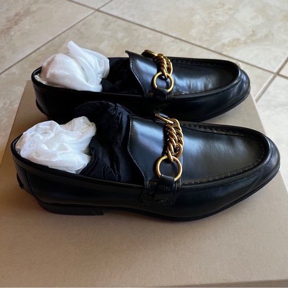 BURBERRY Solway L gold-chained black leather loafer - Picture 2 of 9